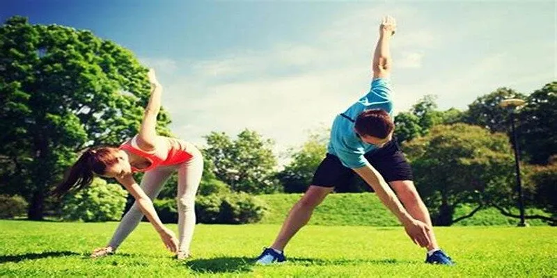 Dân văn phòng nên vận động nhẹ, ăn ngủ điều độ để khỏe mạnh